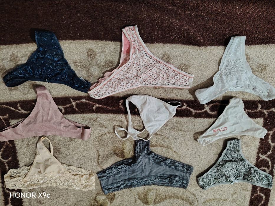 Трусики, бюстгальтера