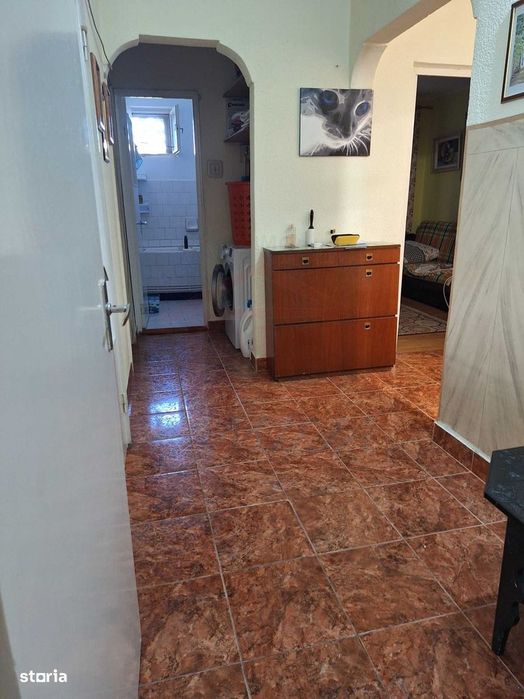 75.000 euro, 3 camere, Centru, etaj 3/4