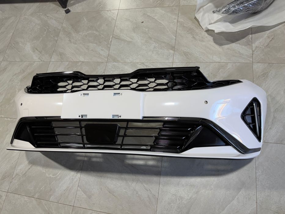 Kia k3 передний бампер белый