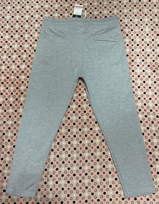 Vând pantalon nou de bărbați Calvin Klein
