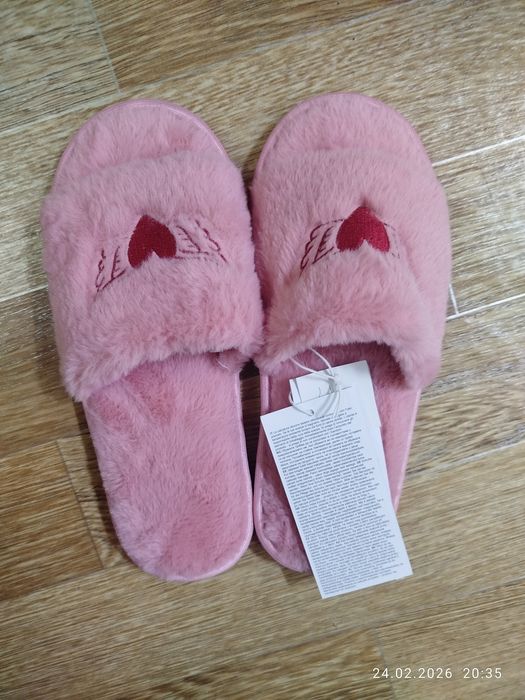 Продаются женские тапочки