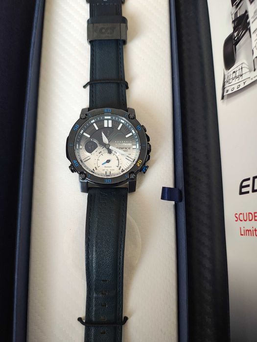 Продавам Часовник GARMIN Solar GPS