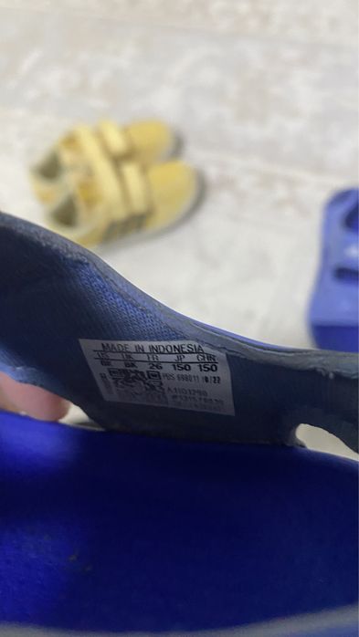 Сандалики адидас