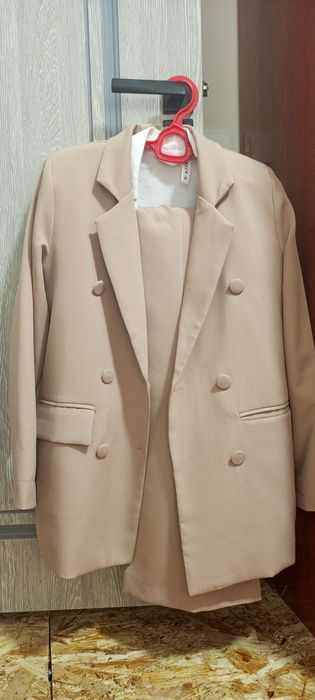 костюм с брюками