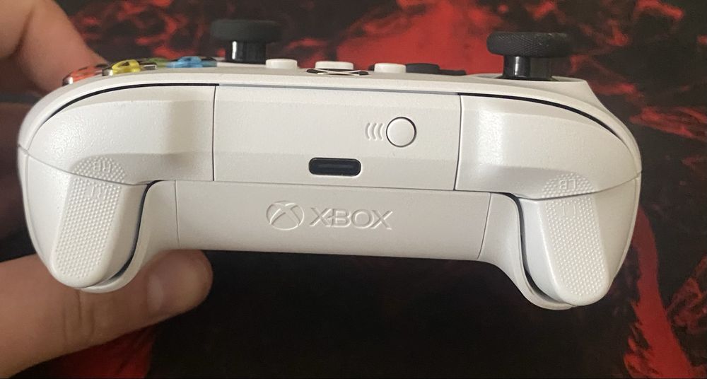 Xbox controller Robot white