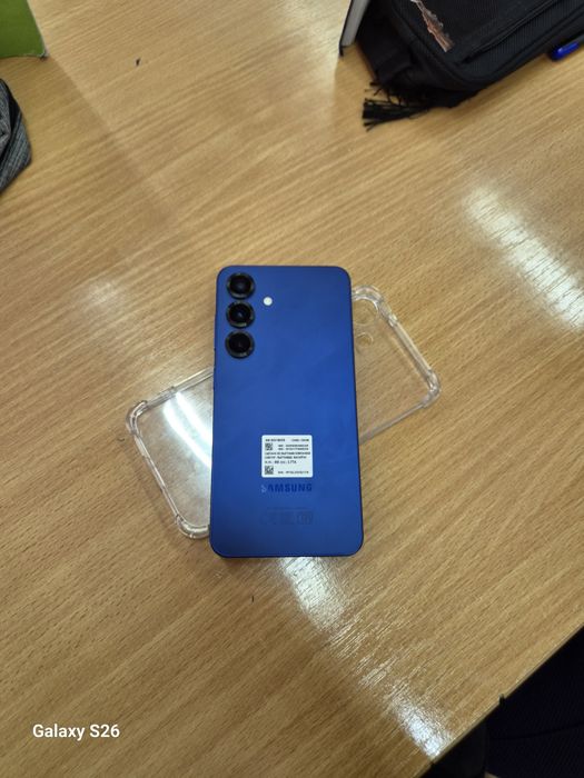 Samsung galaxy S25 12/128