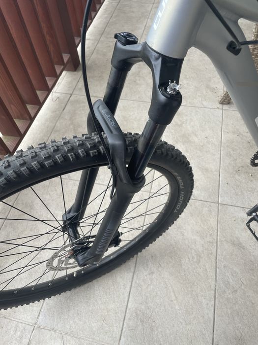 Bicicleta Cube attention 2025 custom