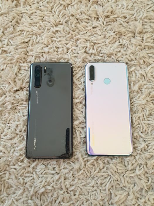 Vand 2 Telefoane Huawei P30 si P30 Pro pentru PIESE