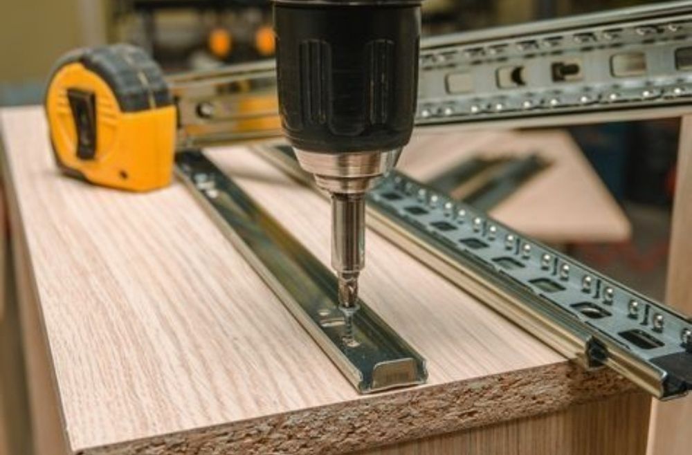 Сглобяване и монтаж на мебели и кухни