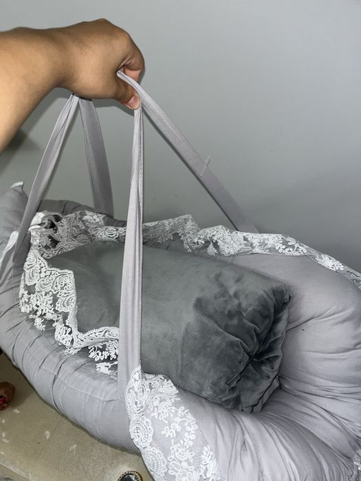 Кокон для ребенка с пледом