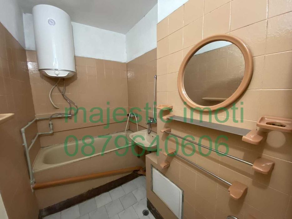 Продава се Тристаен апартамент в Пловдив, Изгрев - 94 кв.м за 570 €/кв.м - Снимка #4