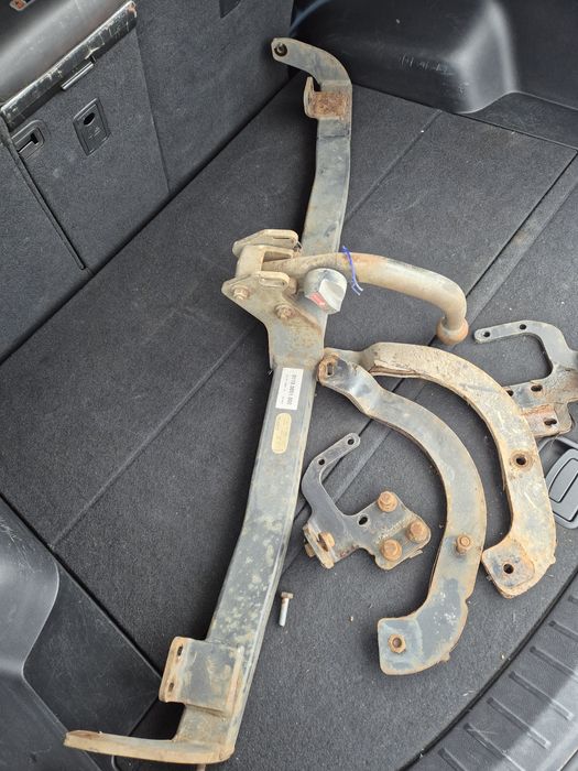 Тегличи : Audi,Peugeot 508Laguna;Toyota Avensis;Audi A6; Дъно багажник