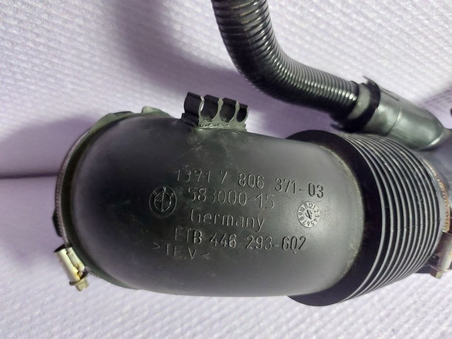 Tub aspirare aer motor N57 3.0 BMW E90 E91 E92 E93 Cod 7800067