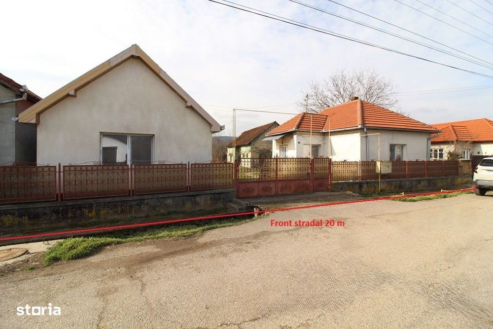 Vând proprietate cu 2 case în Peștișu Mare-Hunedoara, teren 2261mp...