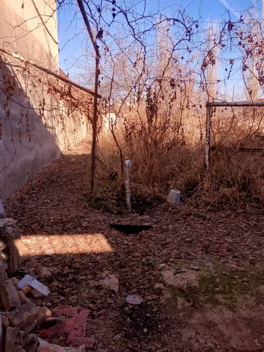 Продаётся Дом - земля, 8 соток в Гульбахоре