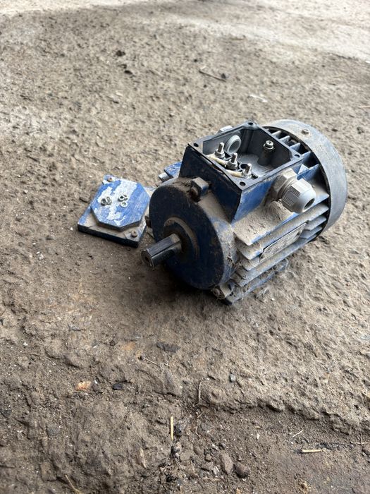 Двигатель ассинхронный «уралэлектро» 0,37квт