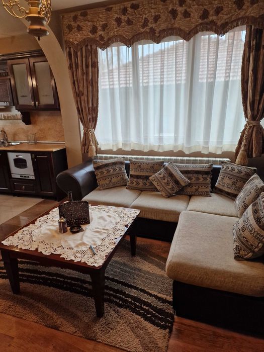 Дава се под наем Тристаен апартамент в Банско - 100 кв.м за 51 € - Снимка #3