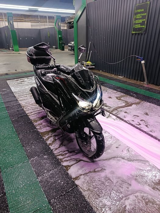 Skuter N max 700$