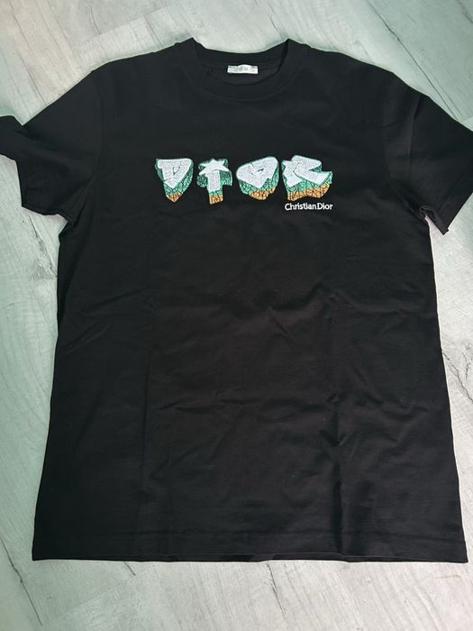 Продавам тениска