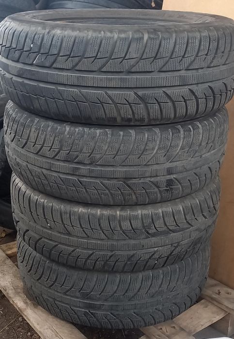 4 броя зимни гуми 195 65 15  Toyo 7mm
