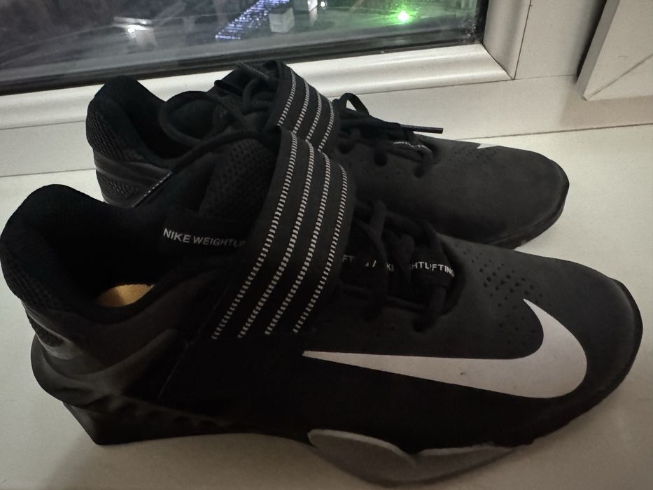 Продам штангетки nike