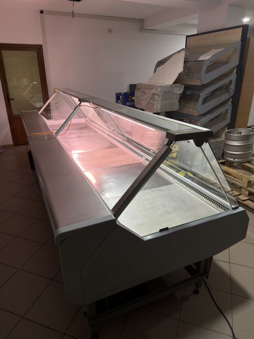 Vitrina Linde 380 cm lungime - mezeluri, lactate - FARA AGREGAT