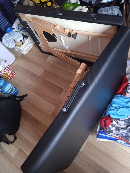 Vând pat de masaj pliant cu 500 lei