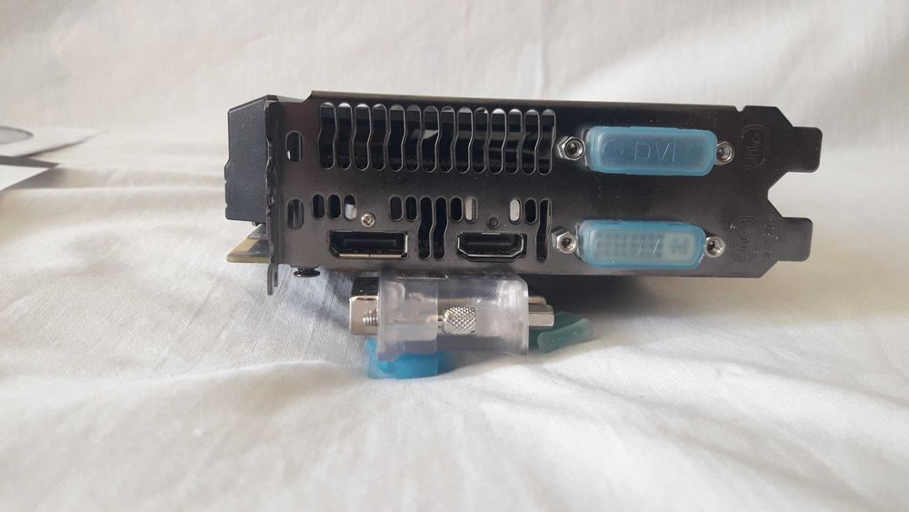 Sapphire R7 370 2Gb 256-bits la cutie, ToateAccesoriile+CabluCrossfire