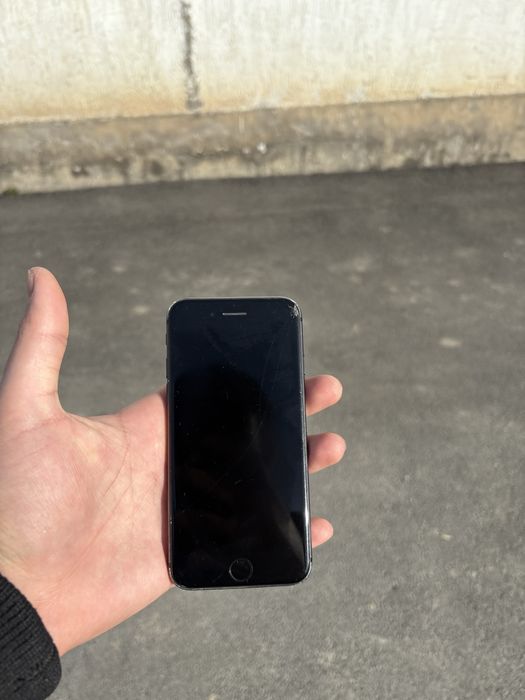 Продам айфон 8 б/у