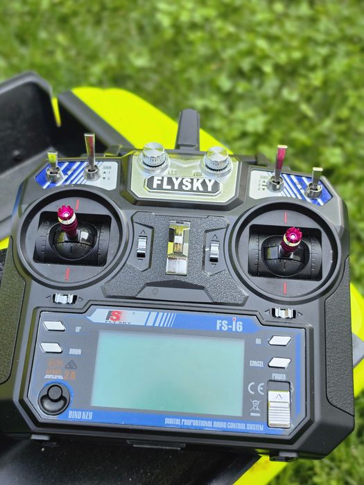 Navomodel Barcuța Plantat  cu sonar si GPS