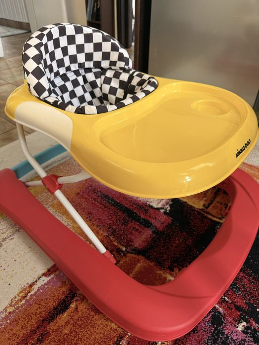 Бебешка проходилка - паяк