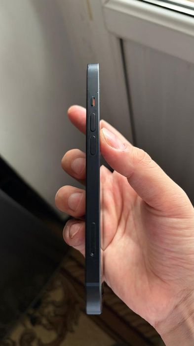 Продам iPhone 13