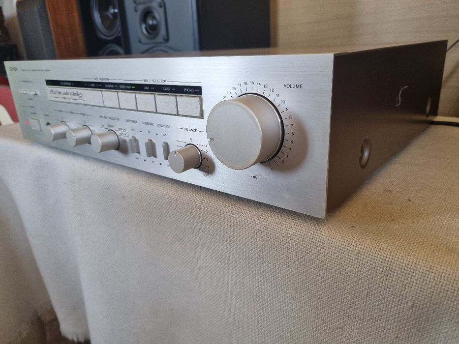 Denon PMA 737. 55 watts/canal. Impecabil.