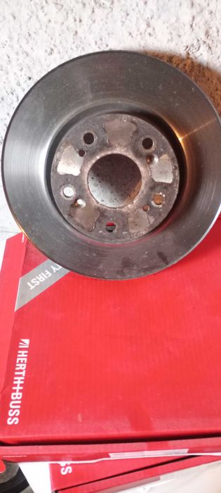 Продавам предни дискове за Хонда Сивик 8 генерация 2.2 дизел 2006г