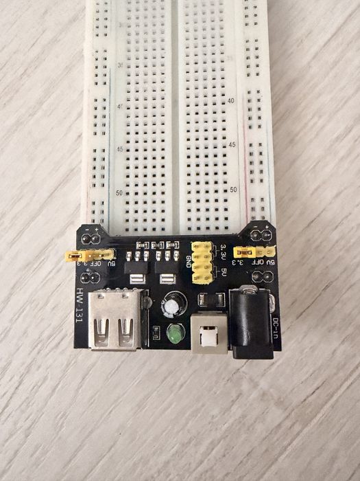 Arduino power supply 5v si 3.3v + breadboard