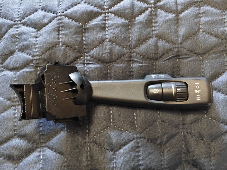 Лост за чистачки Volvo v50