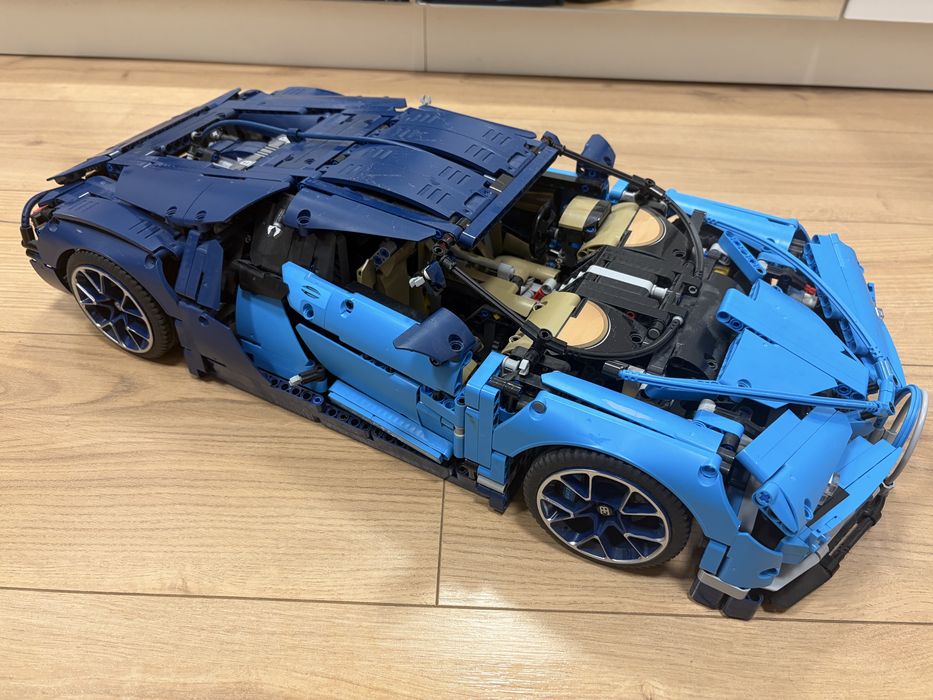 Продам лего Technik машину Lambargini Cheron