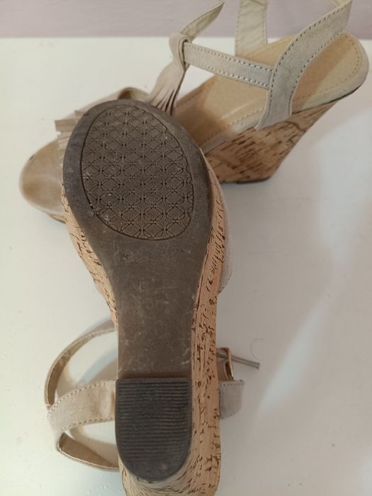 Сандали с платформа