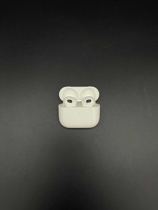Apple AirPods (3rd Gen)