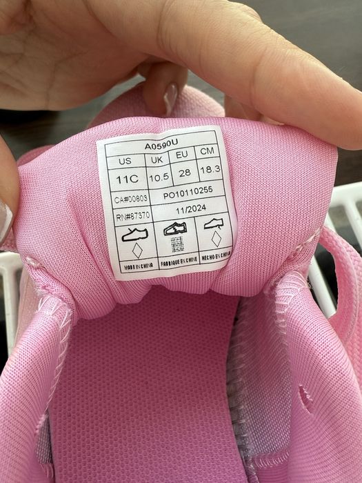 Кроссовки детские 28 размер