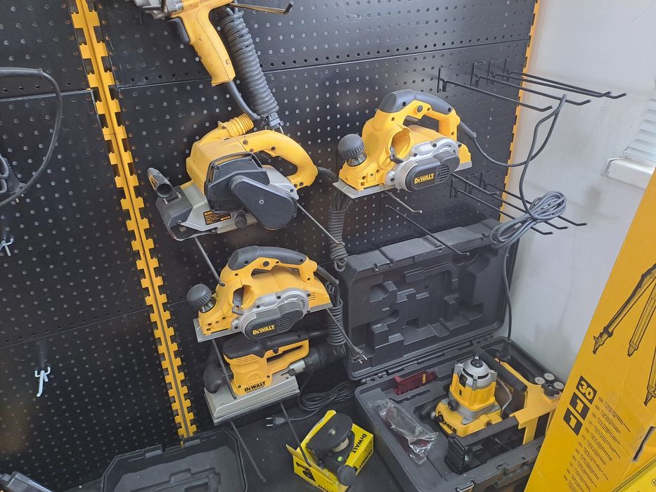 Электрорубанок Макита оригинал