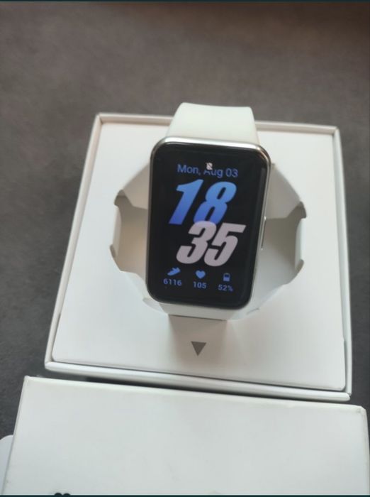 Самсунг фит 3. Samsung fit 3 умный браслет.