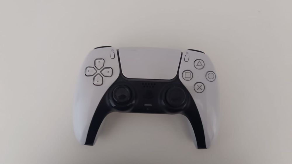 Sony PlayStation 5 + 2 геймпада