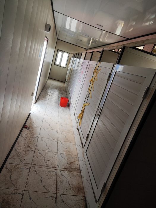 12 metrli kantenr hojatxona qilingan 2 ta bor 2500ye  begaboda.