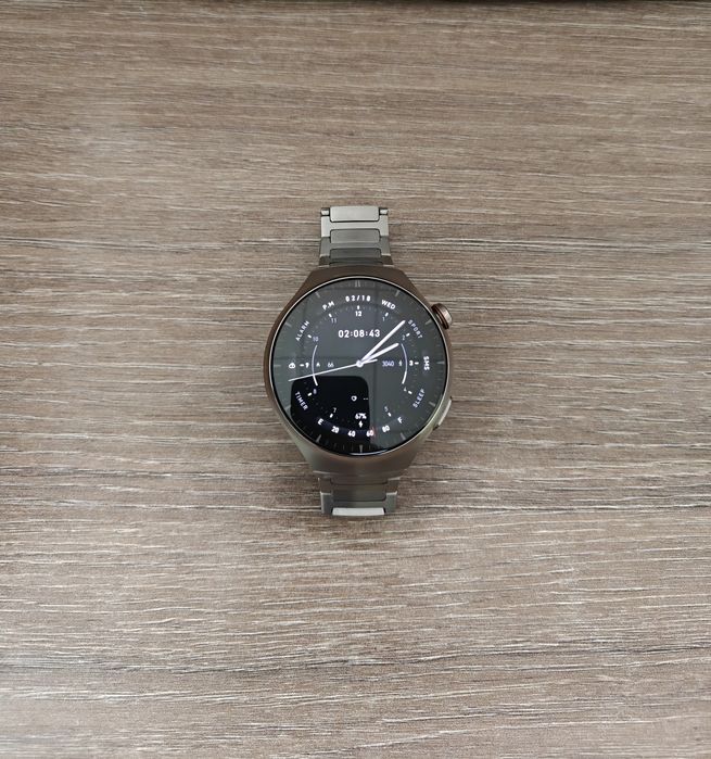 Продавам часовник huawei watch 4 pro