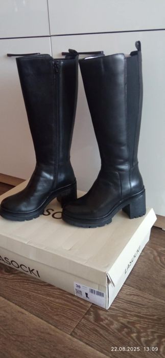 Ботуши черни Lasocki 38 размер