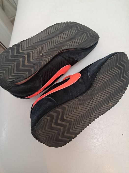 Продам кроссовки Naike 3000