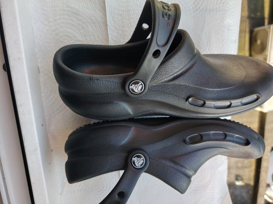 Saboti Crocs, nr 35