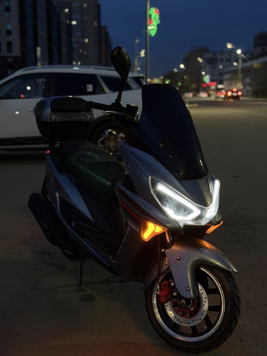 Скутер MAXI 150CC
