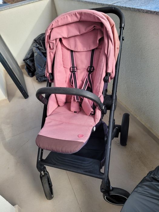 Carucior Cybex  3 in 1 + Izofix mașina pentru scoica